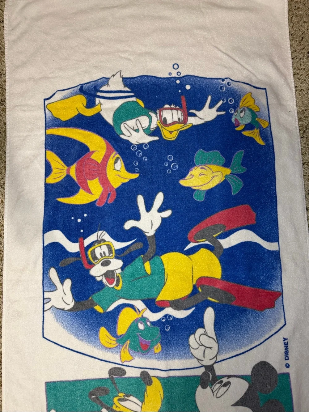 Vintage 90s Disney Mickey Donald Duck Goofy Pluto Aquarium Beach Bath Towel